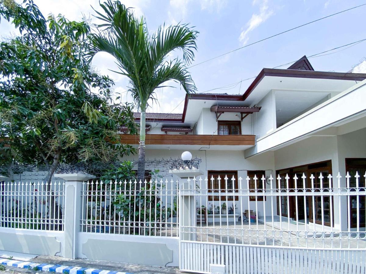 Reddoorz At Simpang Borobudur Blimbing  Exterior foto